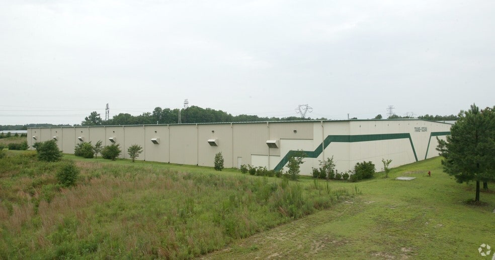 1005 Obici Industrial Blvd, Suffolk, VA for lease - Building Photo - Image 2 of 3