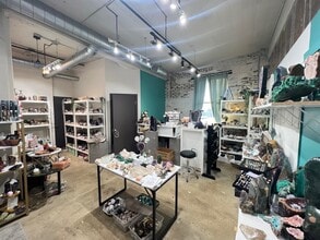 190 Christopher Columbus Dr, Jersey City, NJ for lease Interior Photo- Image 2 of 17