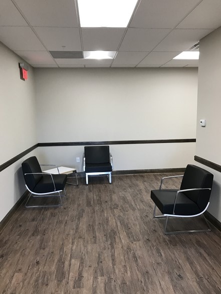 60 W Landis Ave, Vineland, NJ for lease - Interior Photo - Image 3 of 4