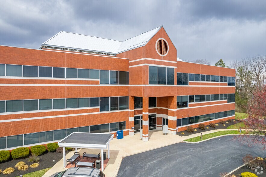 2 Meridian Blvd, Wyomissing, PA à louer - Photo du bâtiment - Image 3 de 8