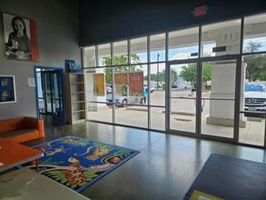 8400 Katy Fwy, Houston, TX for lease Interior Photo- Image 2 of 9