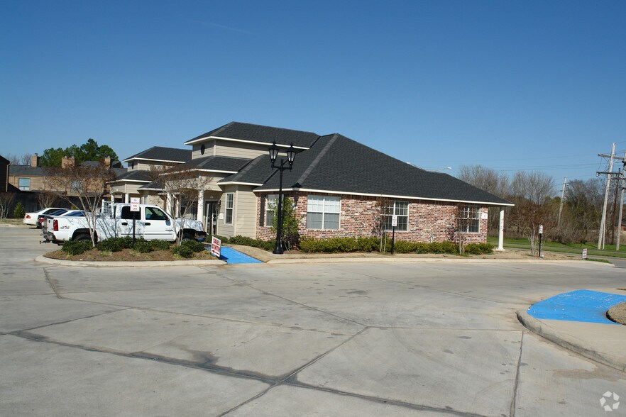 7330 Fern Ave, Shreveport, LA à louer - Photo principale - Image 1 de 26