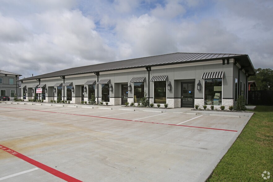 313 S Friendswood Dr, Friendswood, TX à louer - Photo du bâtiment - Image 3 de 3