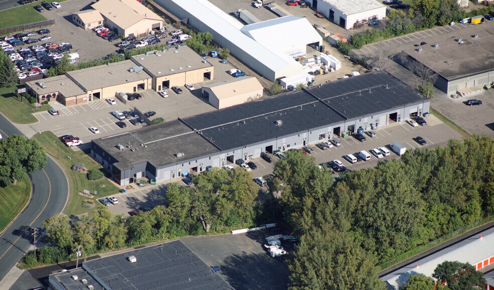 1971 Seneca Rd, Eagan, MN à louer - Photo du bâtiment - Image 2 de 3