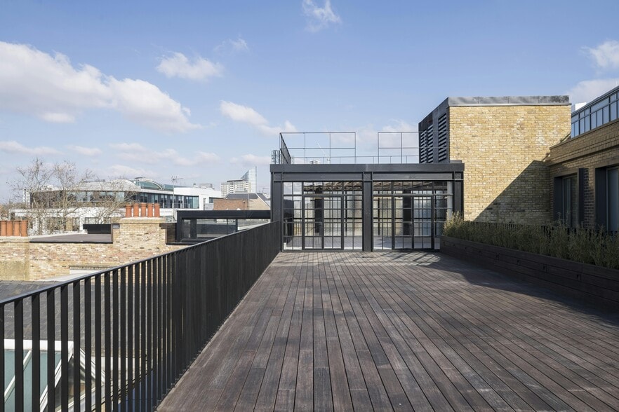 10-11 Clerkenwell Green, London for lease - Building Photo - Image 3 of 32