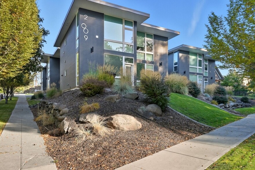 2009 S Grand Blvd, Spokane, WA for sale - Building Photo - Image 1 of 7