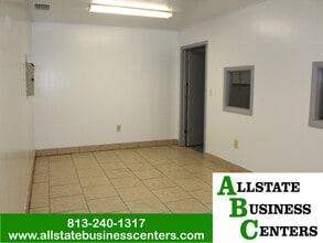 13215 N Nebraska Ave, Tampa, FL à louer Photo intérieure- Image 2 de 4