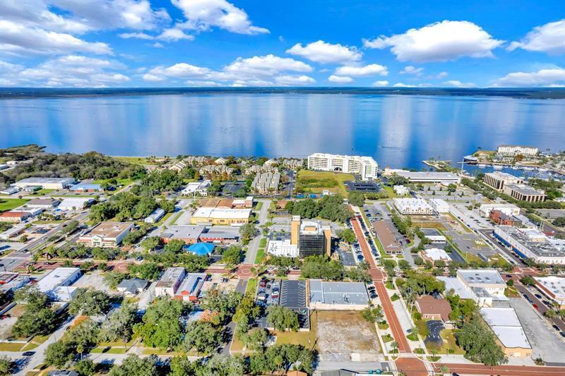 300 W 2nd St, Sanford, FL à vendre - Photo du bâtiment - Image 2 de 22