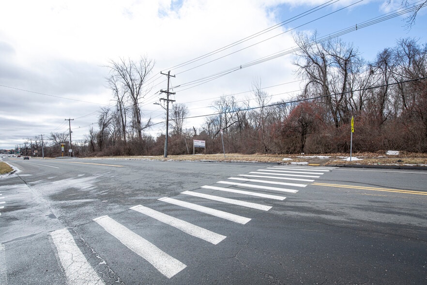 175 Whiting Farms Rd, Holyoke, MA for sale - Primary Photo - Image 1 of 1