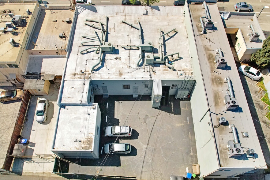 3864-3870 E Colorado Blvd, Pasadena, CA for sale - Building Photo - Image 3 of 8