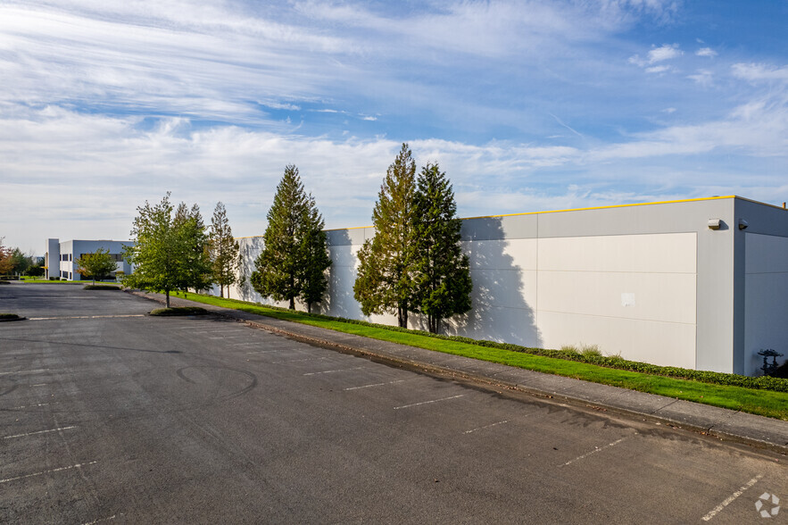 4275 NW Pacific Rim Blvd, Camas, WA for lease - Building Photo - Image 2 of 10