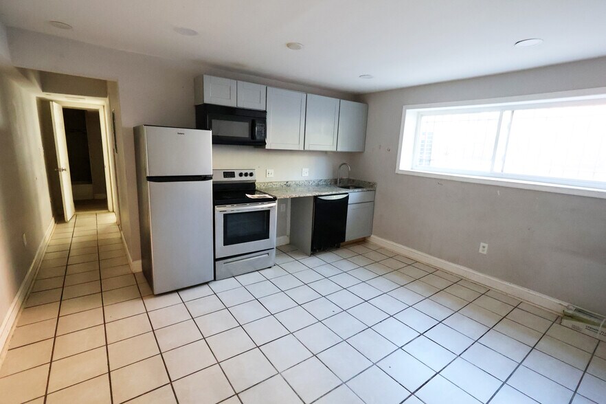 5058 Astor Pl SE, Washington, DC à vendre - Photo intérieure - Image 3 de 5
