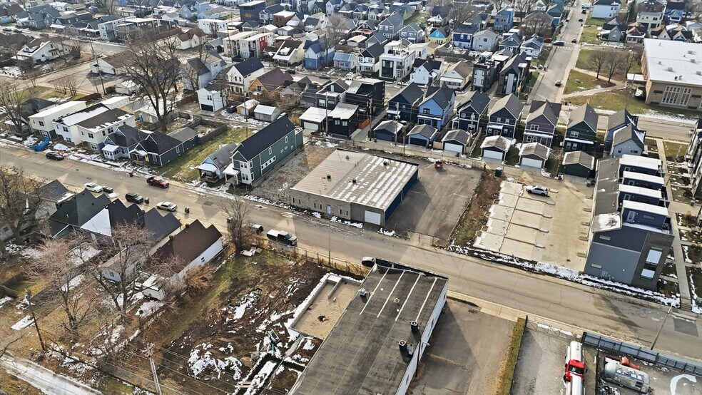 1351 Deloss St, Indianapolis, IN à vendre - Photo du bâtiment - Image 3 de 9