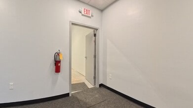 1335 Capital Circle, Marietta, GA à louer - Vidéo sur l’inscription commerciale 