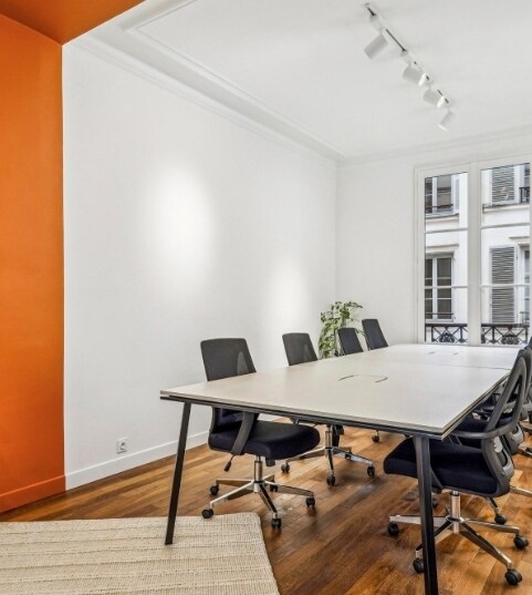 55 Rue Des Petites Ecuries, Paris for lease Interior Photo- Image 1 of 7
