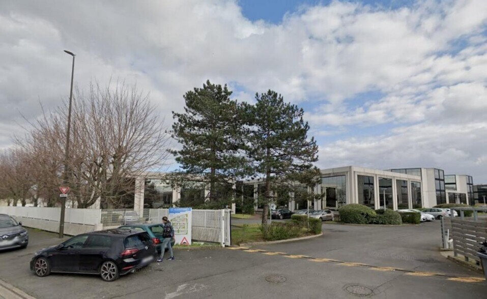 141 Rue Michel Carre, Argenteuil for sale - Building Photo - Image 2 of 4