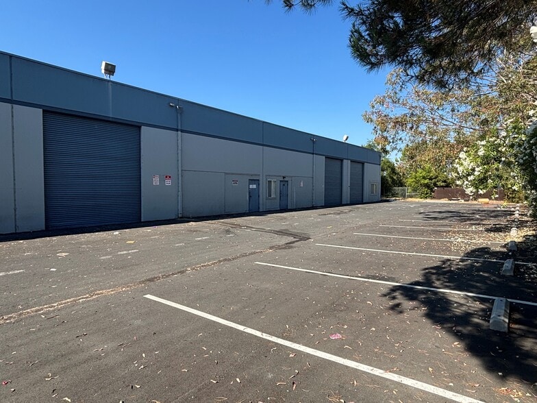 130 Mason Cir, Concord, CA for lease - Building Photo - Image 3 of 8