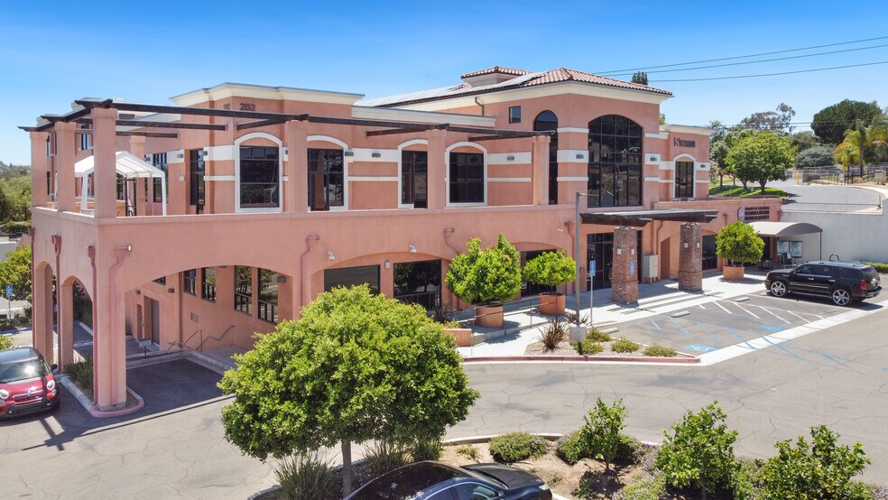202 W College St, Fallbrook, CA à louer - Photo du bâtiment - Image 1 de 10