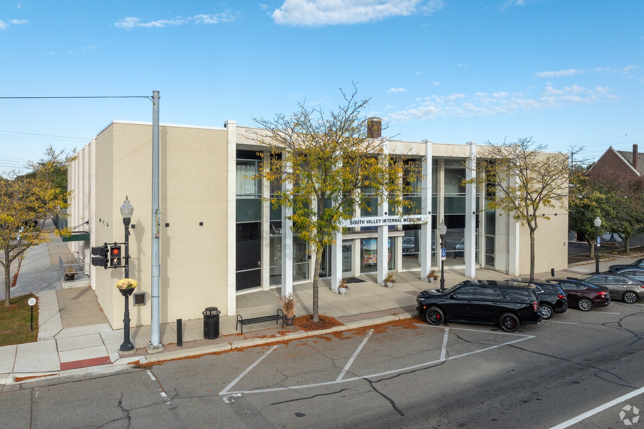 2674 W Jefferson Ave, Trenton, MI for lease Primary Photo- Image 1 of 10