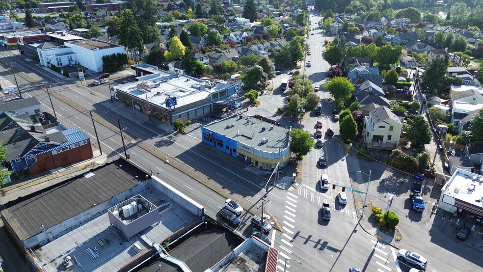 7400 Aurora Ave N, Seattle, WA for sale - Building Photo - Image 3 of 4