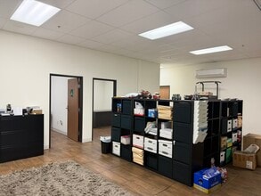 1238-1254 E Cypress St, Covina, CA à louer Photo intérieure- Image 1 de 10