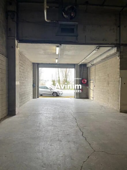 Industrial in Garges-lès-Gonesse for lease - Interior Photo - Image 2 of 2