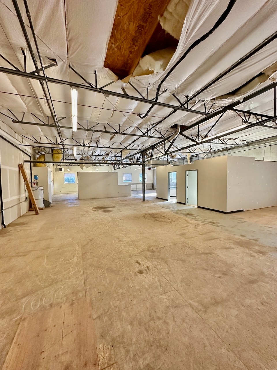 155 Spring Hill Dr, Grass Valley, CA for lease Interior Photo- Image 1 of 9