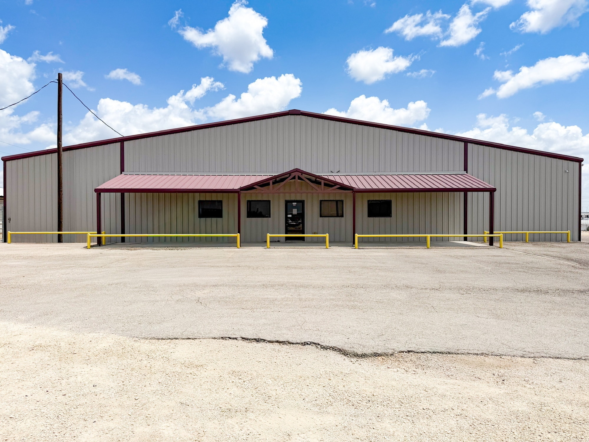 470 Josh Mitchell Ave, Big Lake, TX for sale Primary Photo- Image 1 of 21