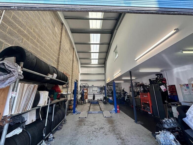 Unit 45, Manston, Ramsgate for sale - Building Photo - Image 2 of 10