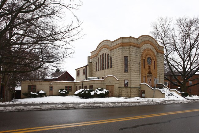 Plus de détails pour 908 Highland Ave, New Castle, PA - Spécialité à vendre