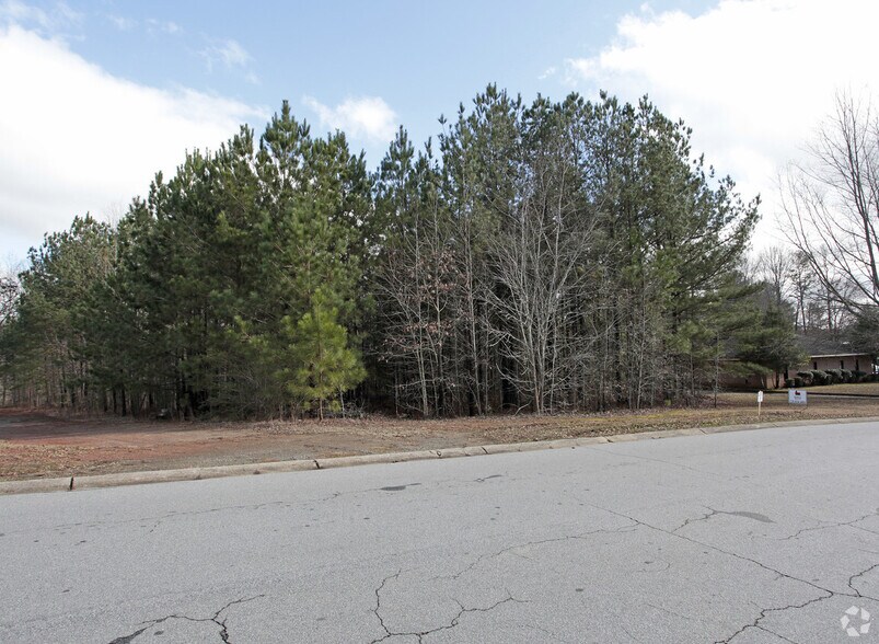 Parkwood Cir, Carrollton, GA à vendre - Photo du bâtiment - Image 3 de 4