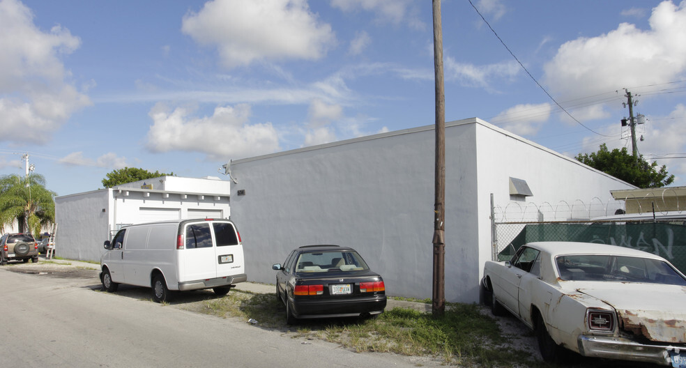 5741 Dawson St, Hollywood, FL for lease - Building Photo - Image 3 of 10