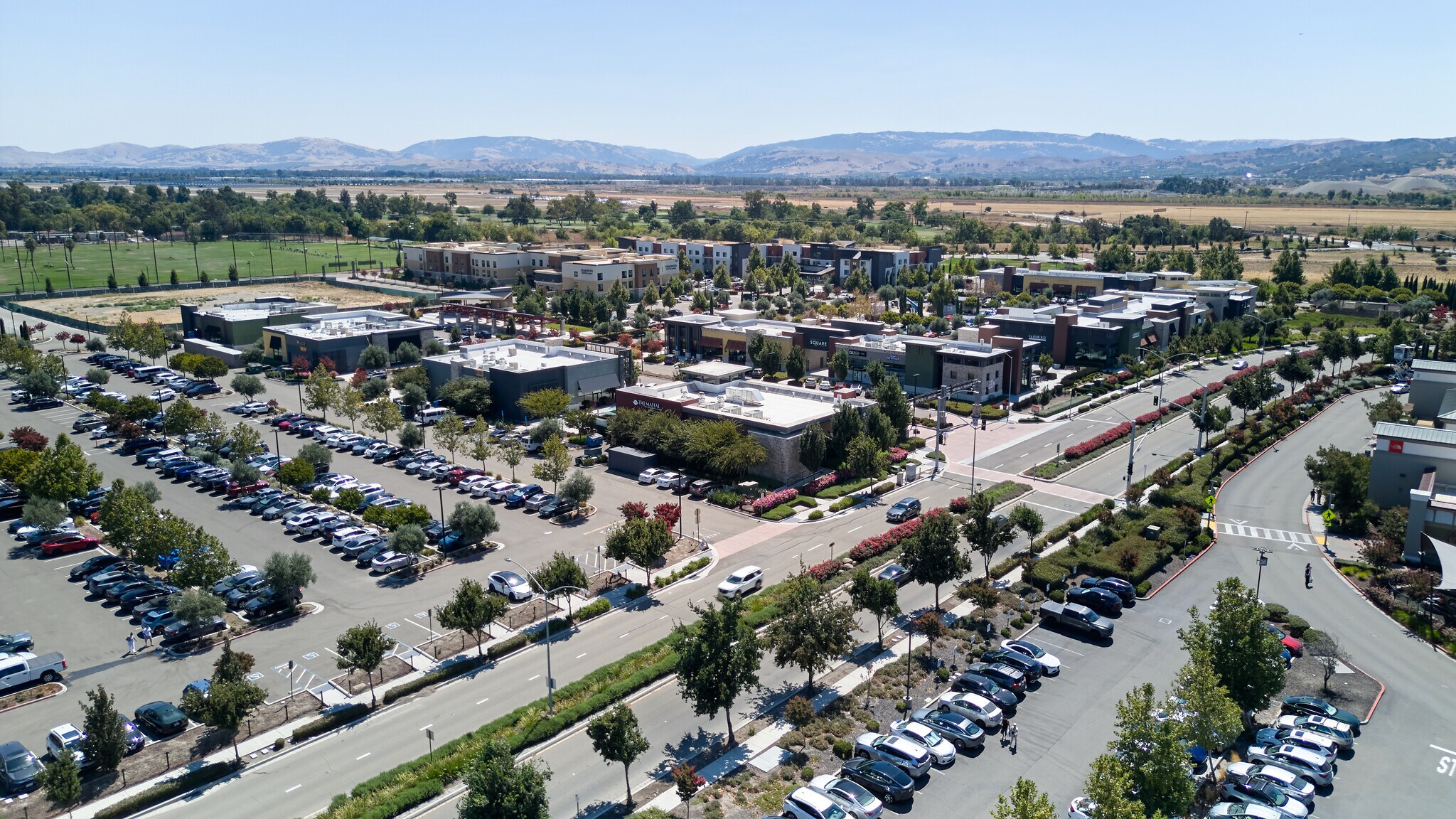 4705-4729 Livermore Outlets Dr, Livermore, CA à louer Photo du bâtiment- Image 1 de 31