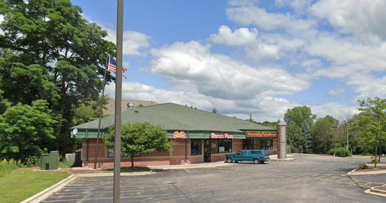 1310 W Washington St, West Bend, WI à louer Photo du bâtiment- Image 1 de 5