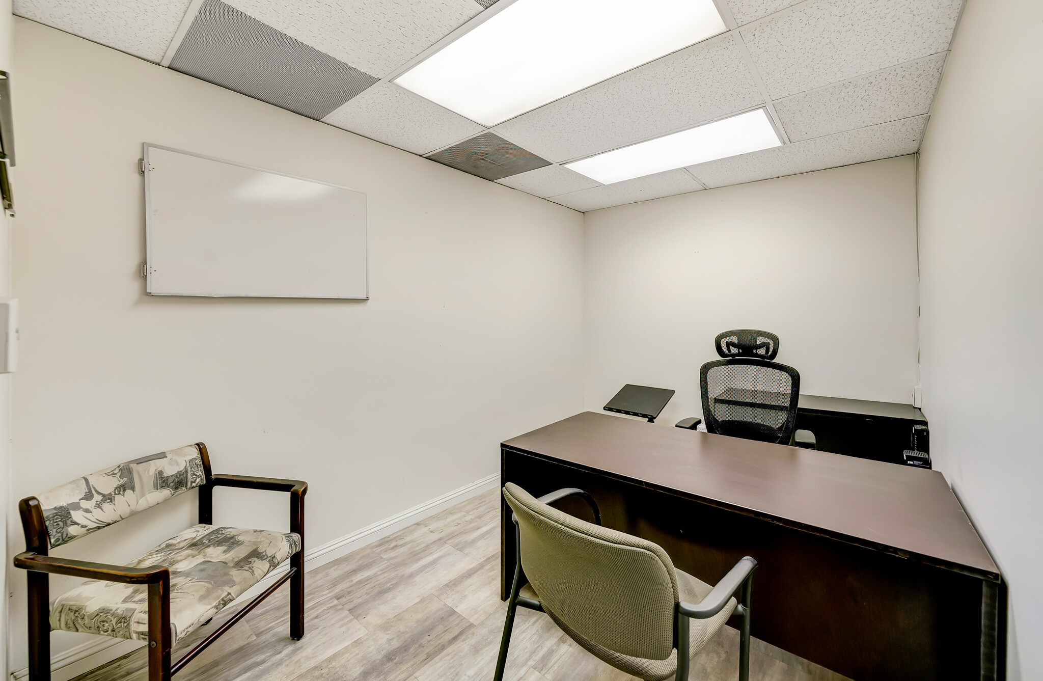 14416 Victory Blvd, Van Nuys, CA à louer Photo intérieure- Image 1 de 4