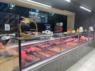 Plus de détails pour Multi-résidentiel à vendre