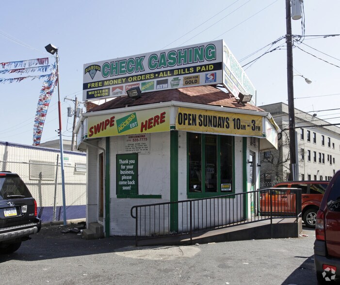 3943 Kensington Ave, Philadelphia, PA à vendre - Photo du bâtiment - Image 2 de 6