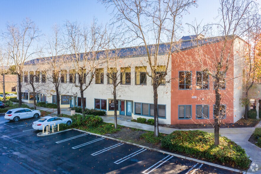 14705-14845 Jeffrey Rd, Irvine, CA à louer - Photo principale - Image 2 de 9