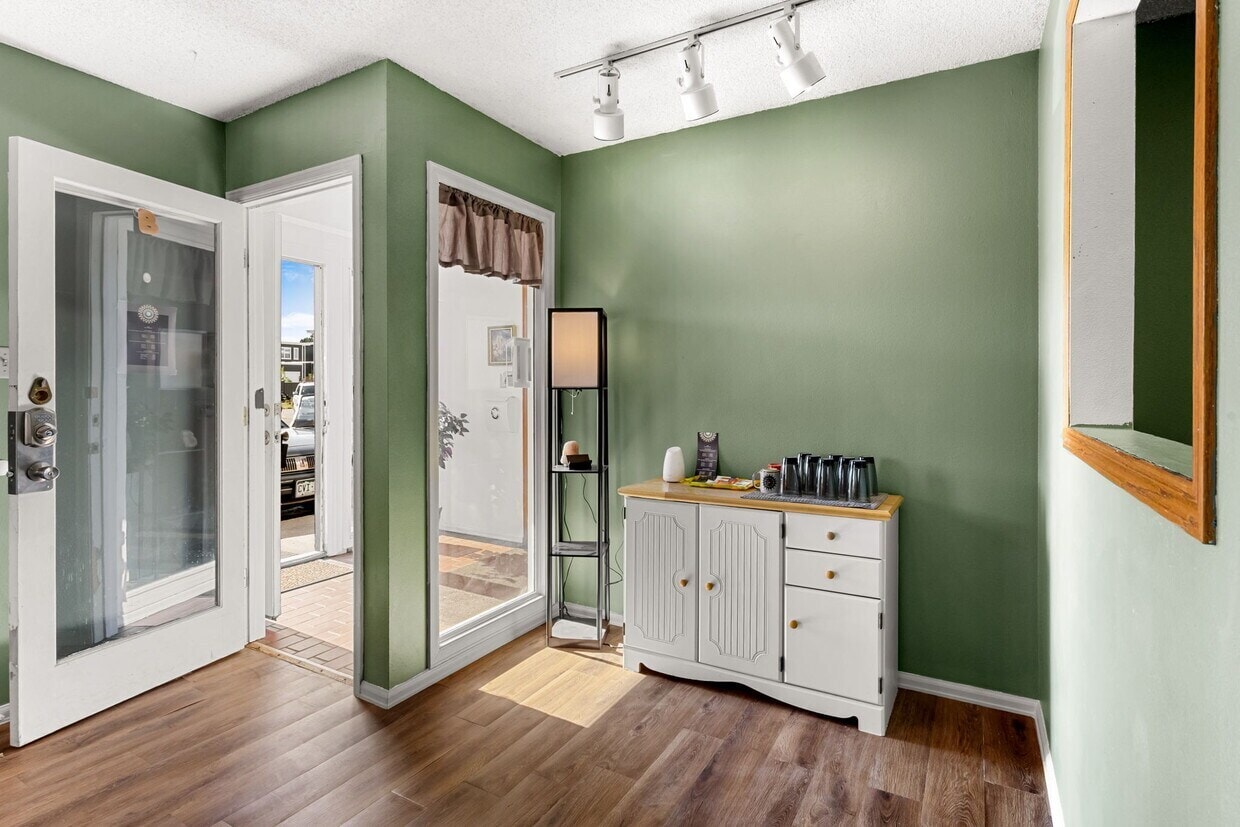 3612 Galley Rd, Colorado Springs, CO 80909 - Unit B - - Interior Photo - Image 2 of 6