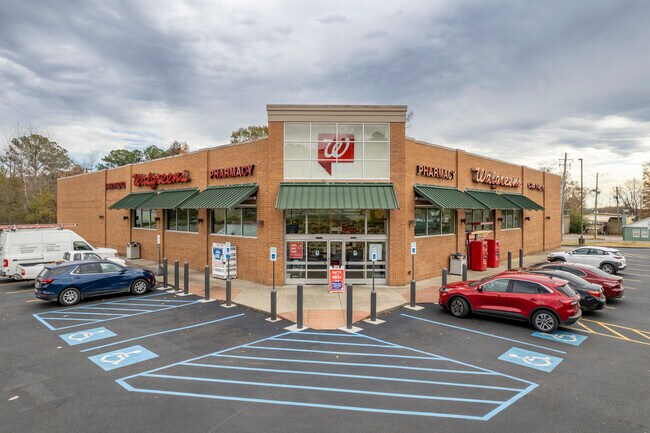 Plus de détails pour 3025 Allison Bonnett Memorial Dr, Hueytown, AL - Commerce de détail à vendre