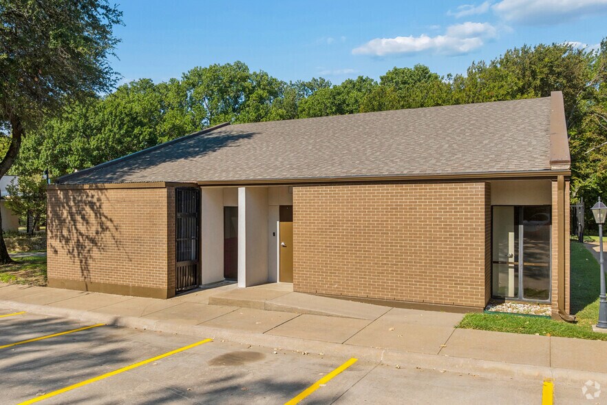 Osler Medical Office - 2801 Osler Drive portfolio of 2 properties for sale on LoopNet.ca - Building Photo - Image 1 of 13