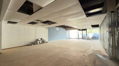 3057 Waialae Ave, Honolulu, HI à louer Photo du bâtiment- Image 2 de 7