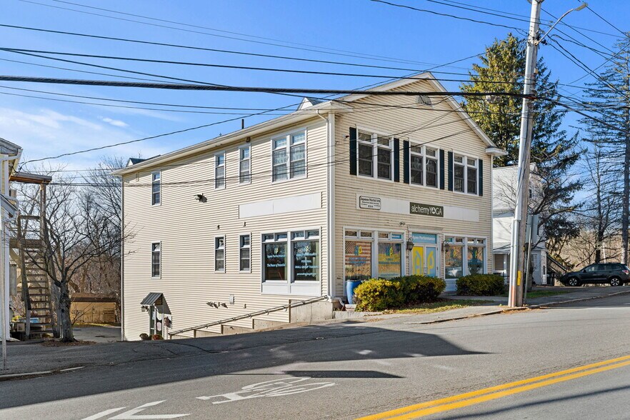 136 Main St, Acton, MA à louer - Photo du bâtiment - Image 2 de 21