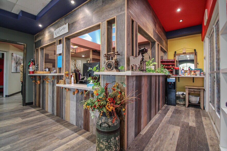 1314 N Norma St, Ridgecrest, CA à vendre - Photo du bâtiment - Image 2 de 39