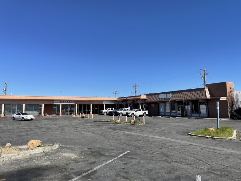 45216-45232 10th St W, Lancaster, CA for sale - Primary Photo - Image 1 of 7