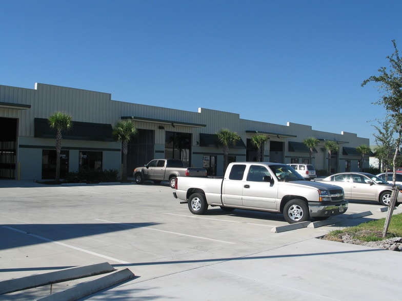 6427 Milner Blvd, Orlando, FL for lease - Building Photo - Image 3 of 3