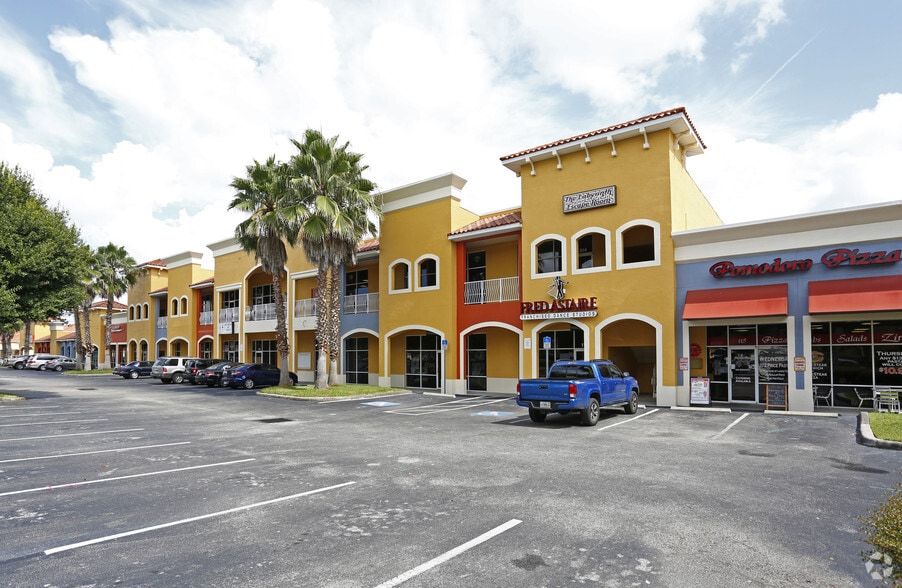 1076 E Brandon Blvd, Brandon, FL for lease - Primary Photo - Image 1 of 11