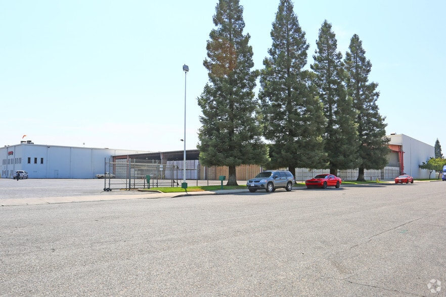 1467 Dinuba Ave, Reedley, CA for lease - Building Photo - Image 3 of 10