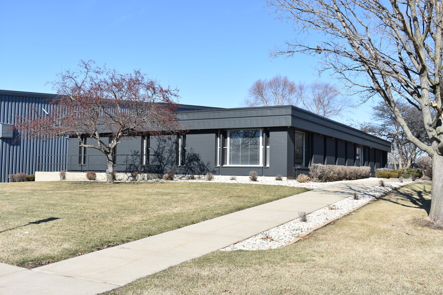 2101 Kennedy Rd, Janesville, WI for lease - Building Photo - Image 1 of 4