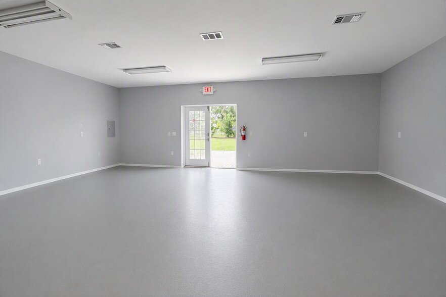 2054 Crawford St, Fort Myers, FL for lease - Building Photo - Image 2 of 13